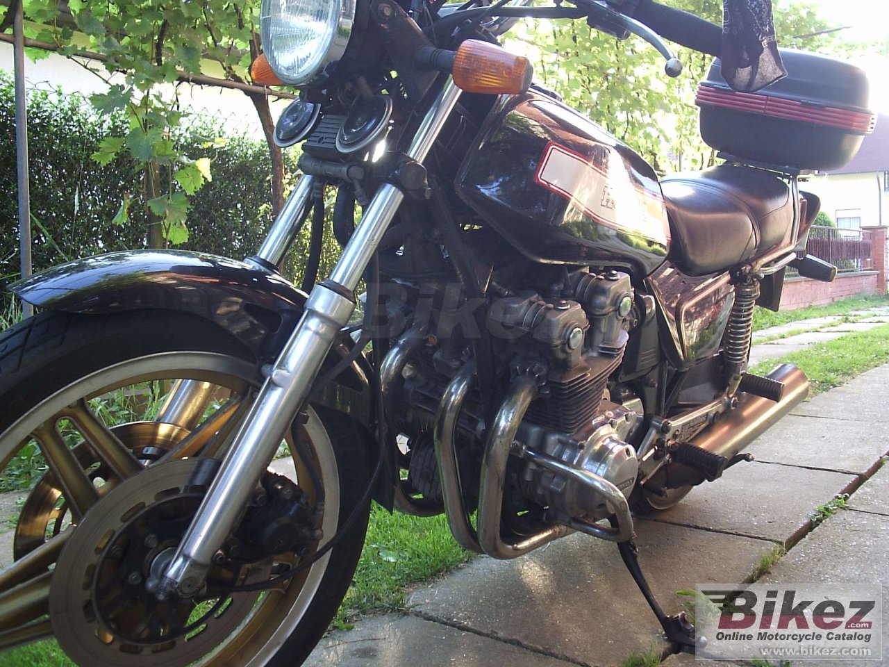 Big  cb 750 f picture and wallpaper from Bikez.com